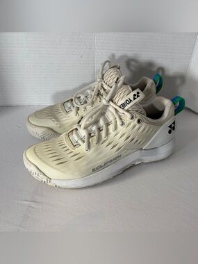 Yonex Power Cushion Eclipsion 3 Tennis Shoes in Off-White women's 8.5 mens 7